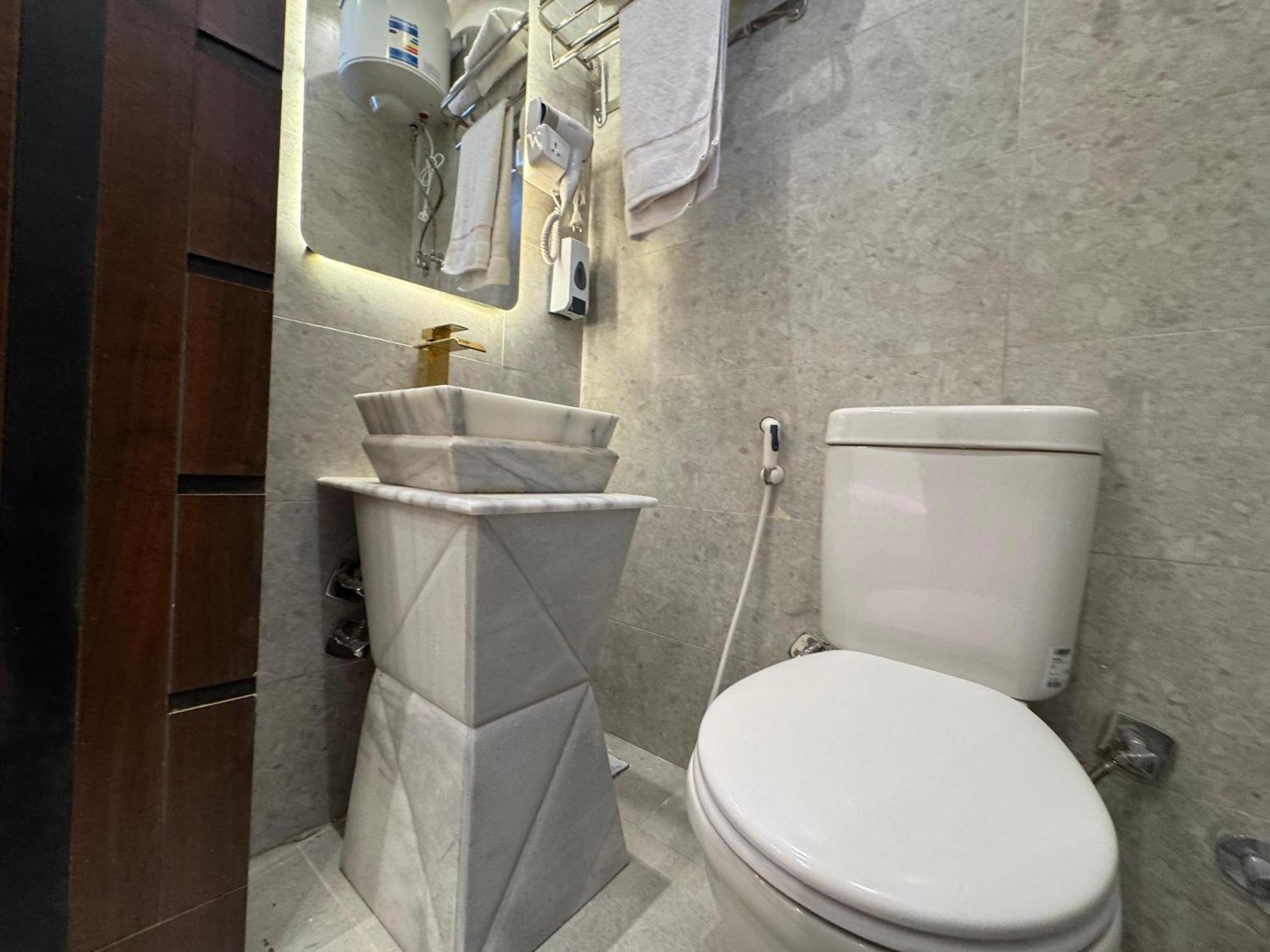 New White Pyramids Inn Ghatati Εξωτερικό φωτογραφία