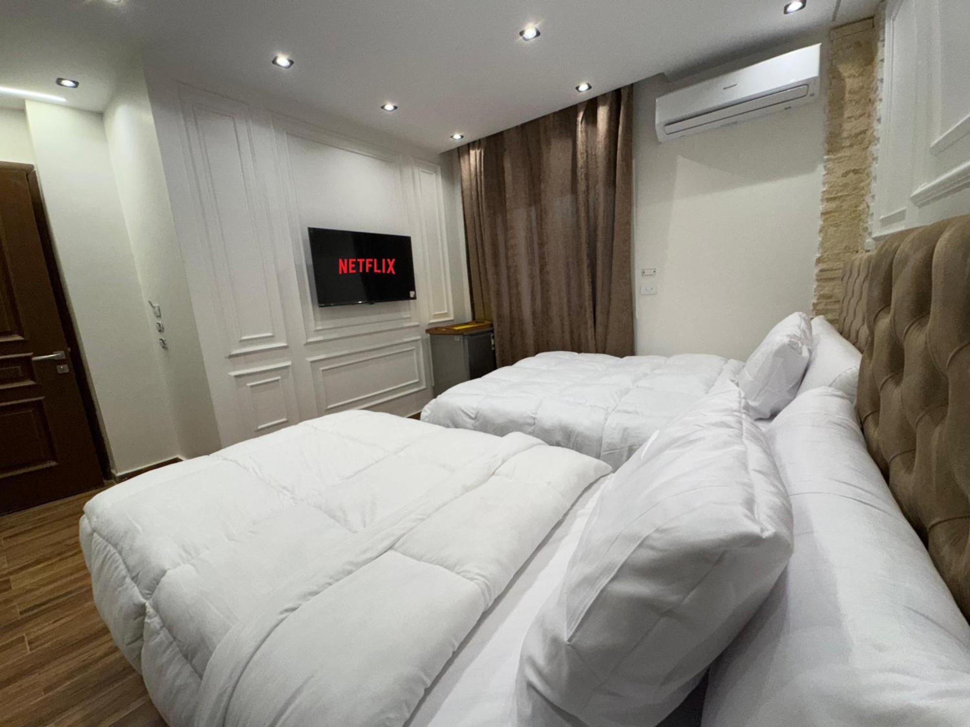 New White Pyramids Inn Ghatati Εξωτερικό φωτογραφία