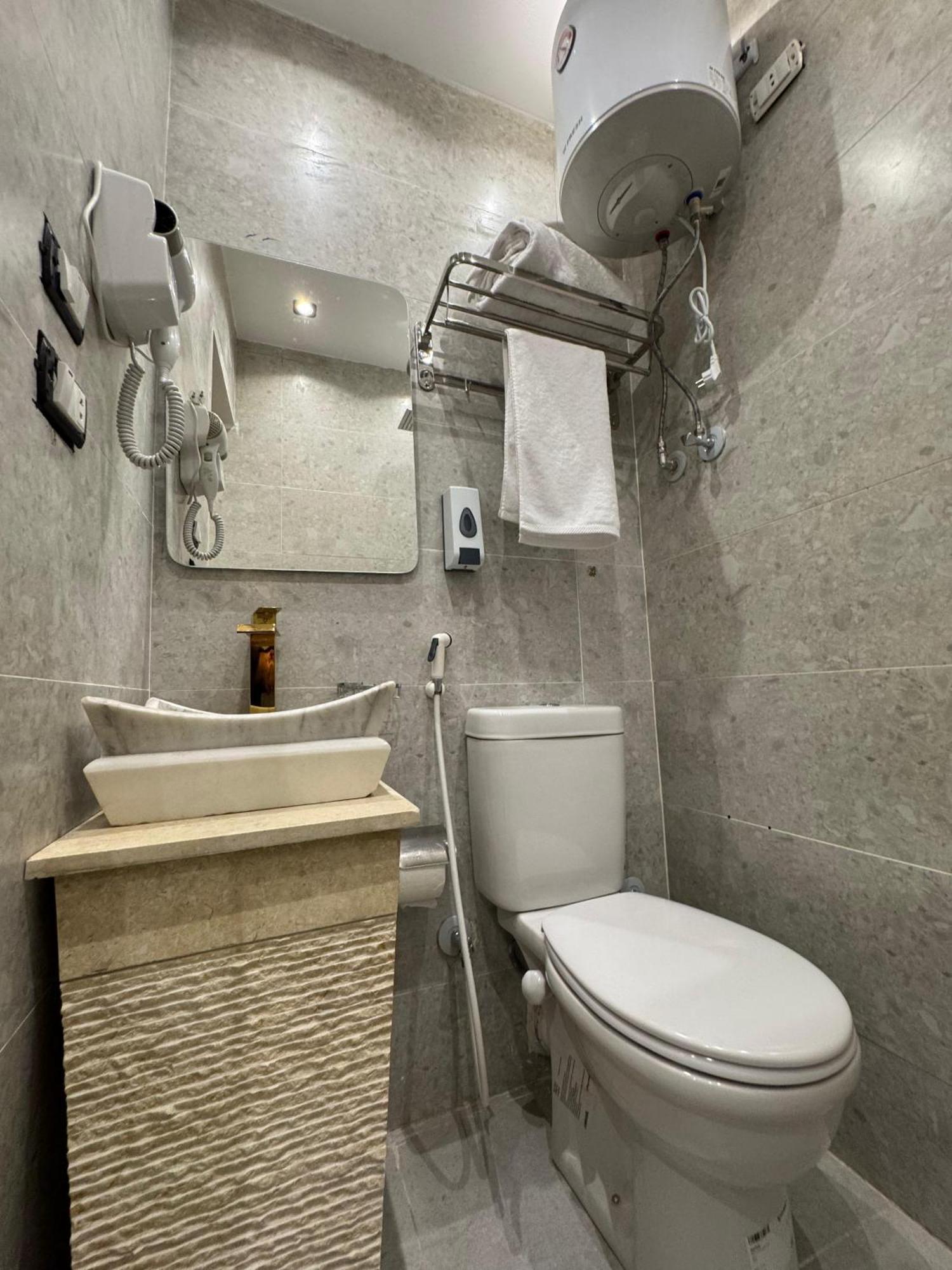 New White Pyramids Inn Ghatati Εξωτερικό φωτογραφία