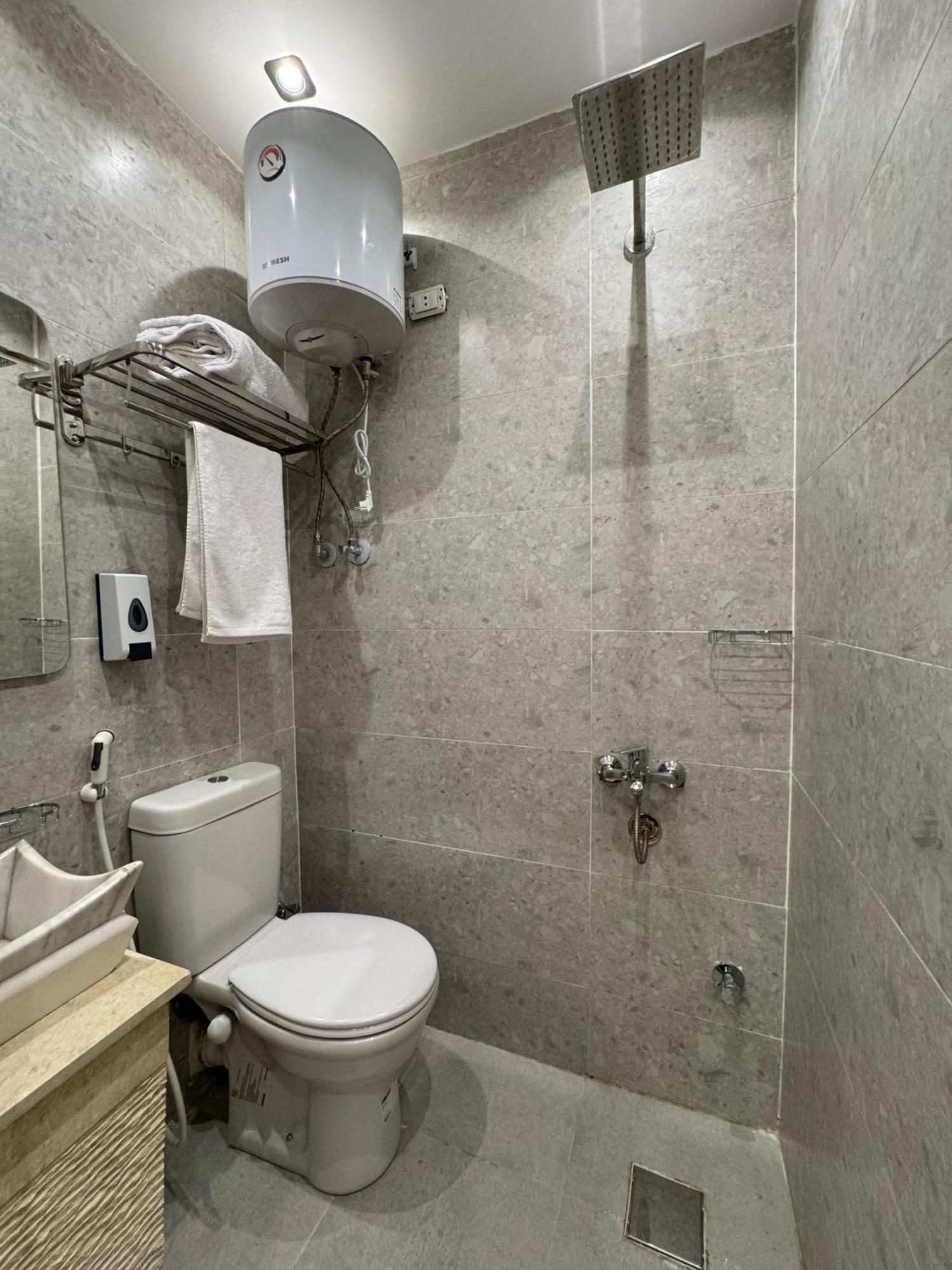 New White Pyramids Inn Ghatati Εξωτερικό φωτογραφία