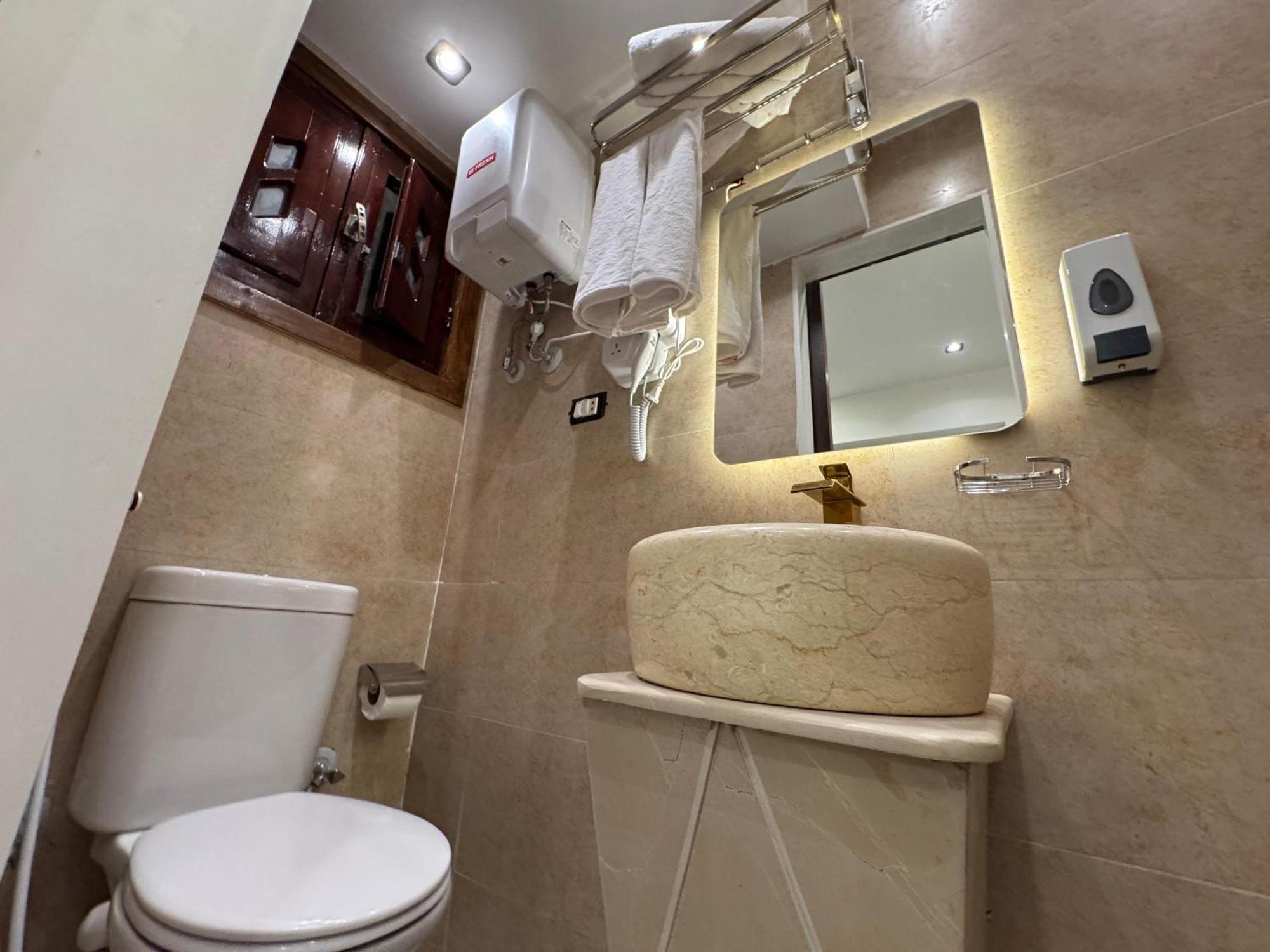 New White Pyramids Inn Ghatati Εξωτερικό φωτογραφία