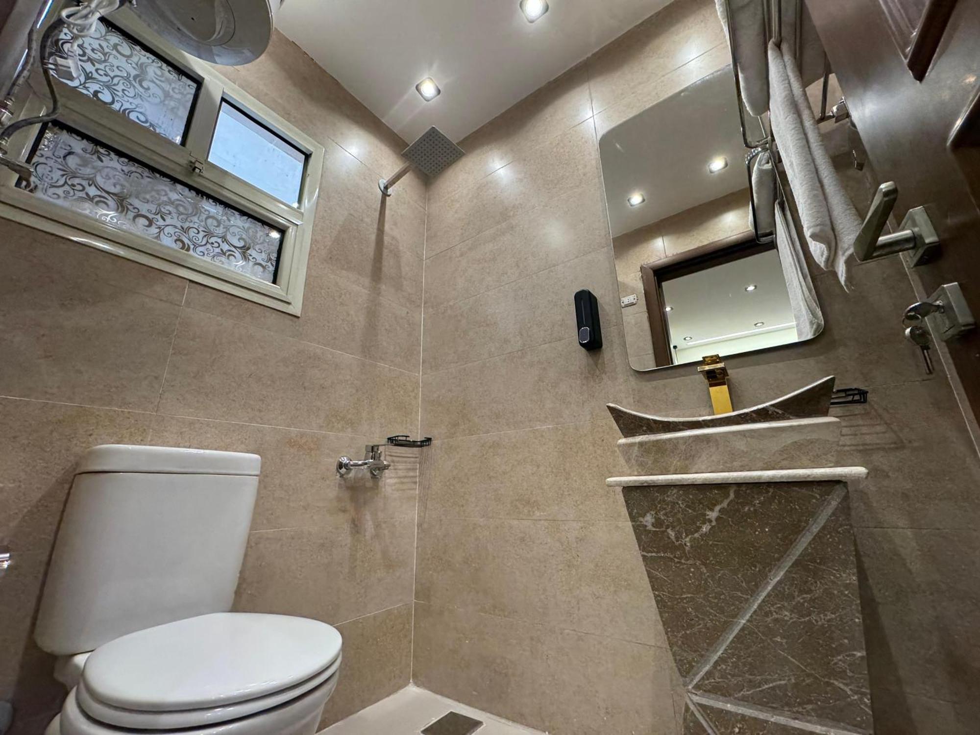 New White Pyramids Inn Ghatati Εξωτερικό φωτογραφία