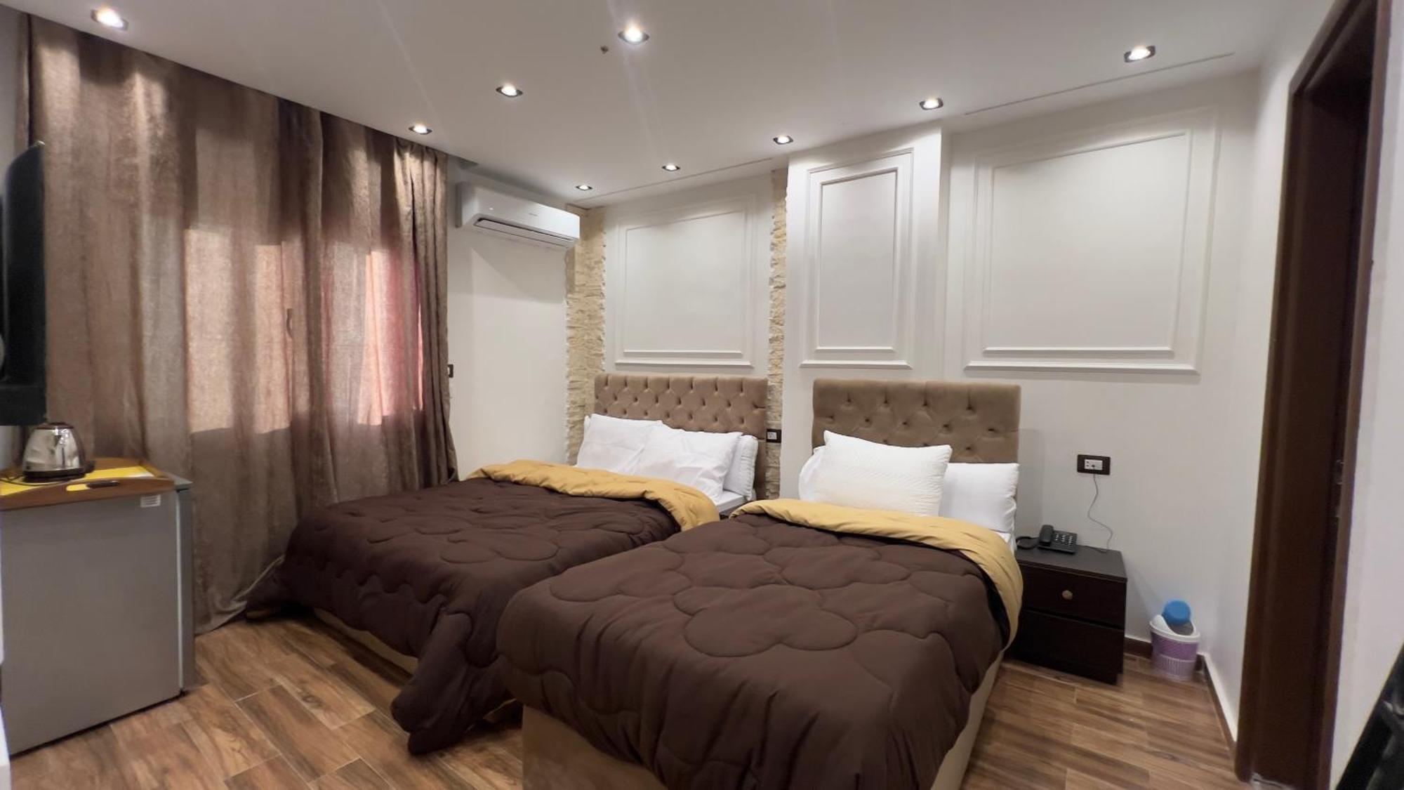 New White Pyramids Inn Ghatati Εξωτερικό φωτογραφία